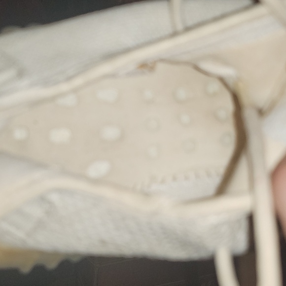 Adidas Yeezy Boost 350 V2 Cream Sneakers - Picture 4 of 7